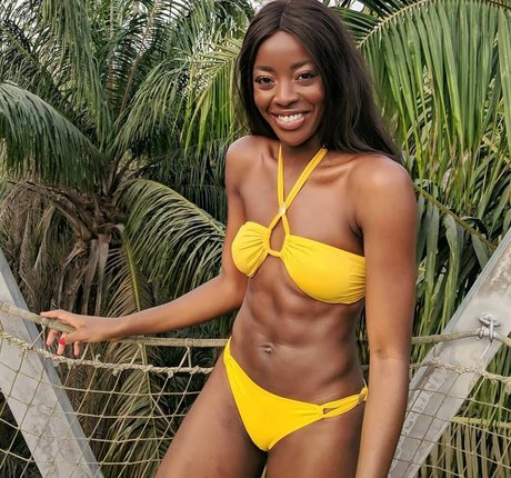 AJ Odudu sexo estrella fotos