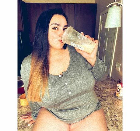 follando en la piscina onlyfans arte exclusivo foto