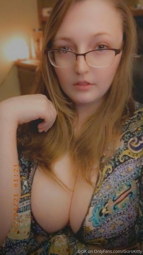 gurokitty actriz desnuda galerías