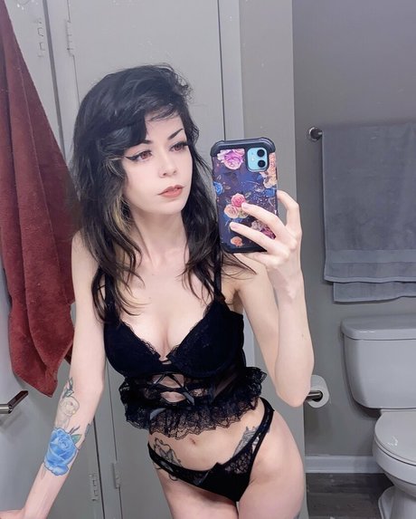 funeralsenpai hermosa modelo imágenes