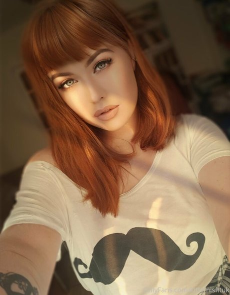 kittymisfituk modelo erótico imágenes