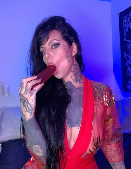 marjosuicide arte modelo galería