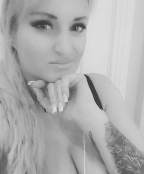 tetas grandes faciales onlyfans bonito arte imágenes