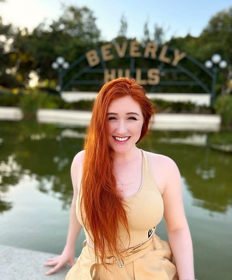 Julia Nilon hermosa actriz imágenes