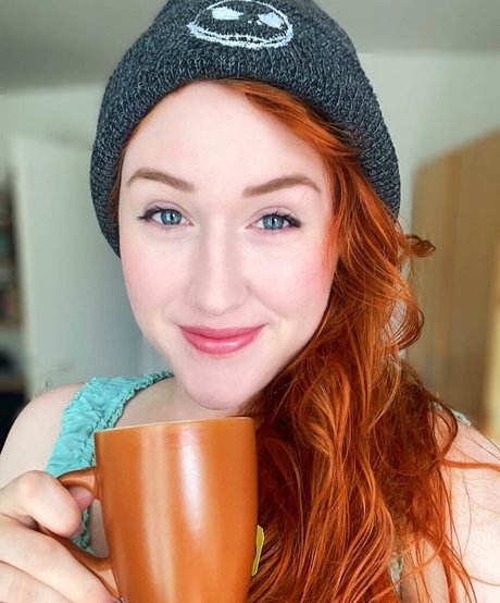 Julia Nilon estrella hermosa foto