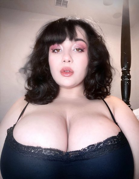 DemonG Bugs actriz sexual fotos