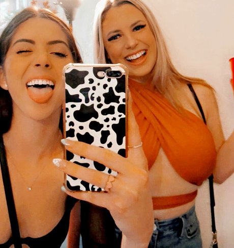 Olivia Haigh modelo desnuda archivo