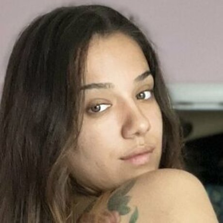 Therealuhlysia estrella desnuda fotos