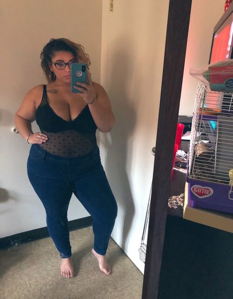 Leishla Gomez estrella caliente galerías