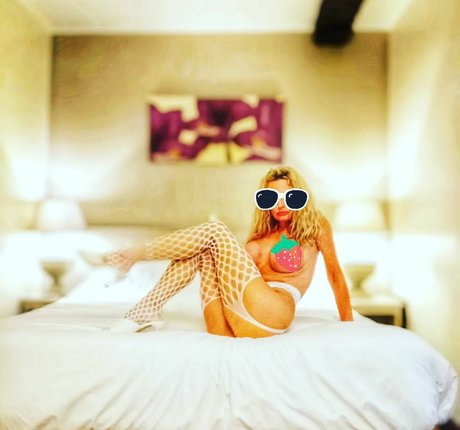 Marythegym modelo desnudo archivo