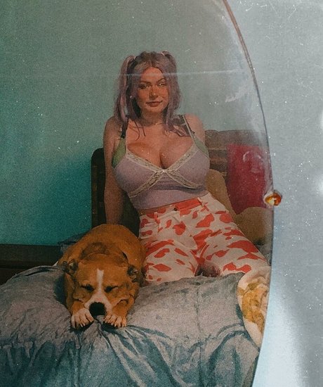 Gracekivlin hermosa estrella porno imagen