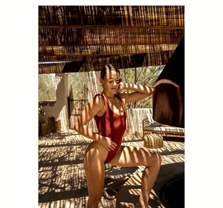 Shantel VanSanten modelo exclusivo archivo