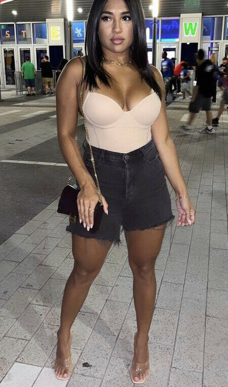 Leslie Ines estrella adulta imagen