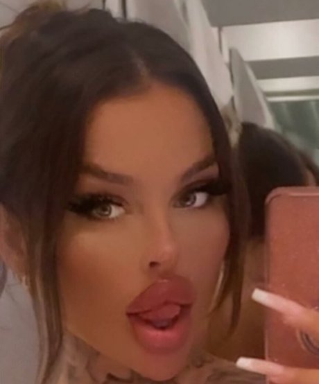 lola official actriz de desnudos galería