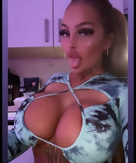 lola official estrella porno bonita galería