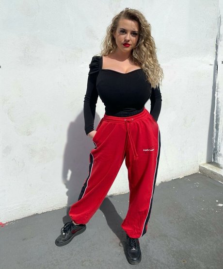 Amber R Brightman modelo caliente imagen