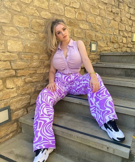 Amber R Brightman estrella exclusiva imagen