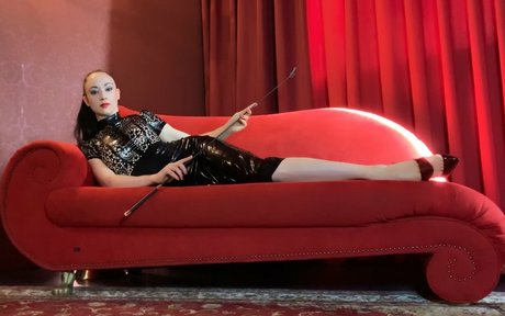 Lady Mephista modelo adulto imágenes