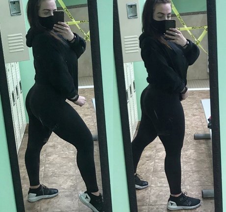 Sydney Martichuski modelo adulto imagen