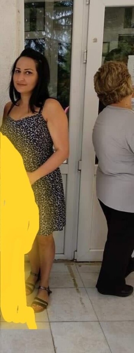 Maja Serafimoska hermosa estrella porno imágenes