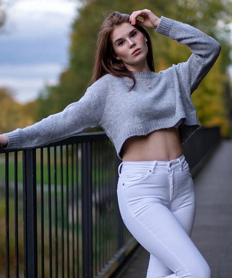 anoukjhn hermosa actriz galerías