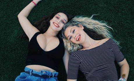 transexual rubia onlyfans caliente agradable galería