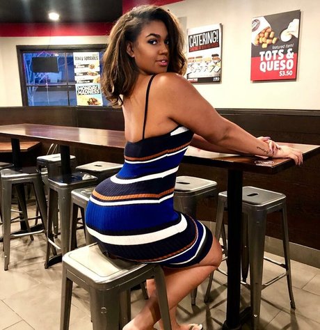 Alexus Danisha estrella desnuda imagen