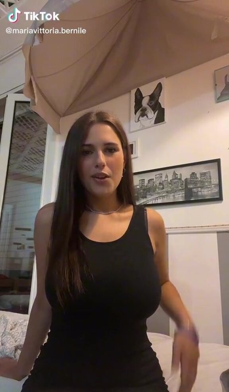 Maria Vittoria estrella bonita archivo