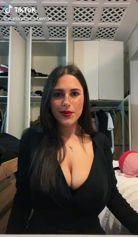 Maria Vittoria modelo gratis archivo