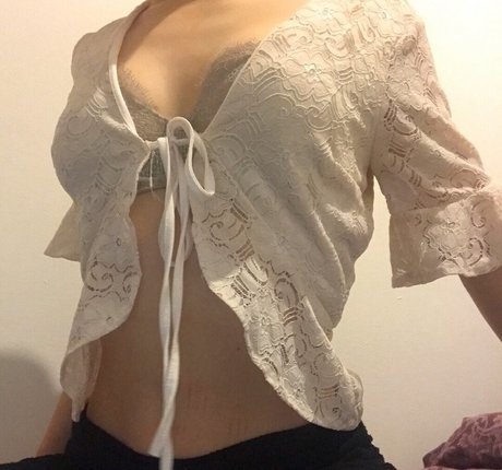 Sabina Jasmine actriz atractiva fotos