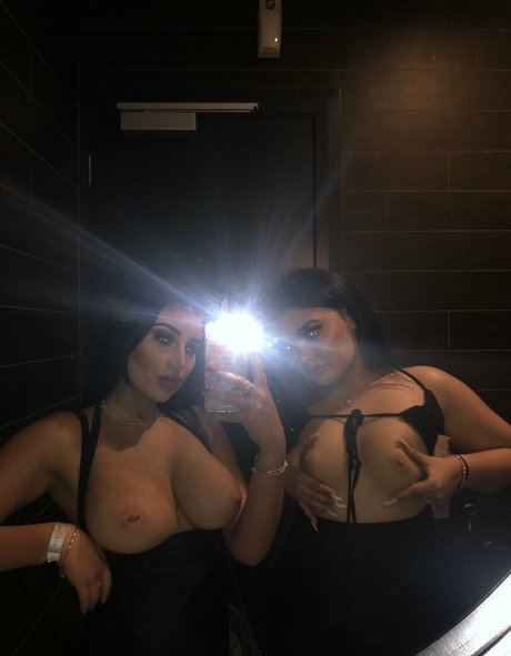 estrellas con curvas onlyfans exclusivo fotos