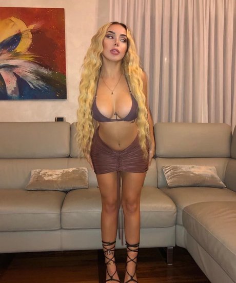 krippymami modelo desnudo fotos