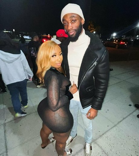 Summerntae estrella porno atractiva imagen