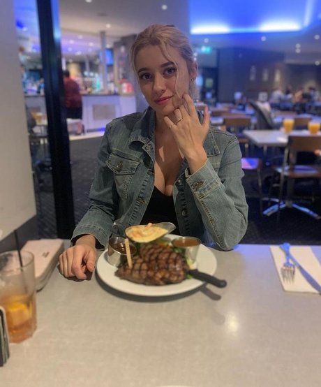 Bree Louise bonita estrella porno foto