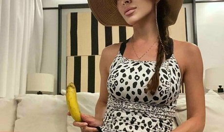 ébano caliente onlyfans alta calidad fotos