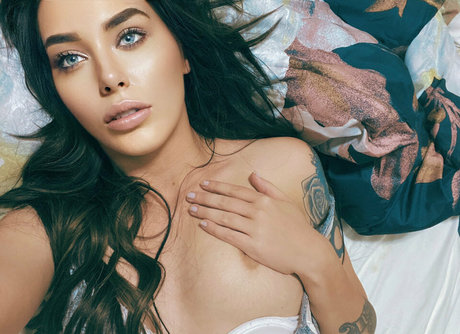 Deavan Clegg bonita estrella galerías