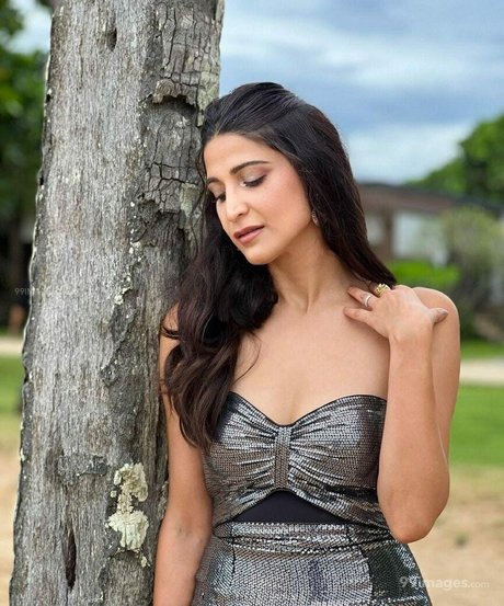 Aahana Kumra modelo perfecto foto