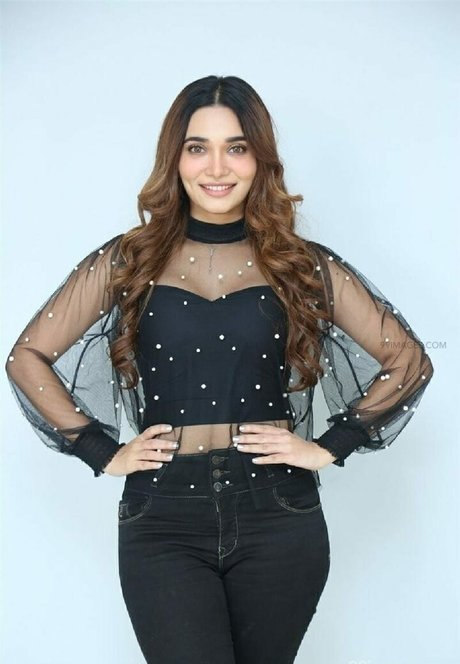 Jenifer Emmanuel desnudos de estrellas porno imagen