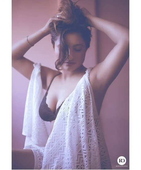 Desi NRI actriz foto