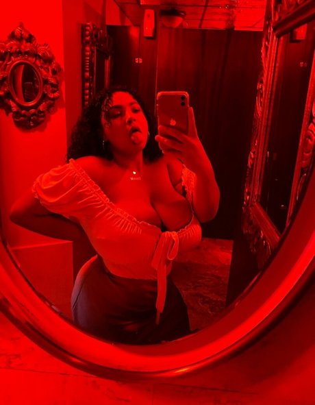 Deanelizyunes estrella porno perfecta imágenes