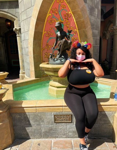 Deanelizyunes estrella porno agradable foto