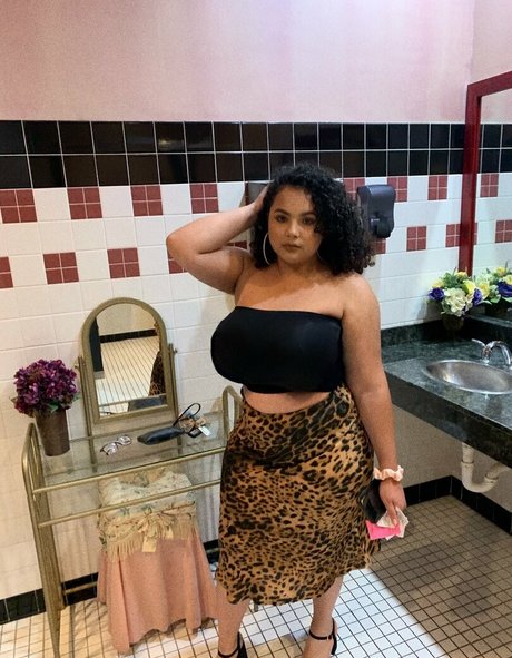 Deanelizyunes bonita modelo recopilación