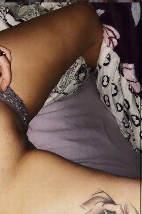 Nicole Louise Manning modelo atractivo foto