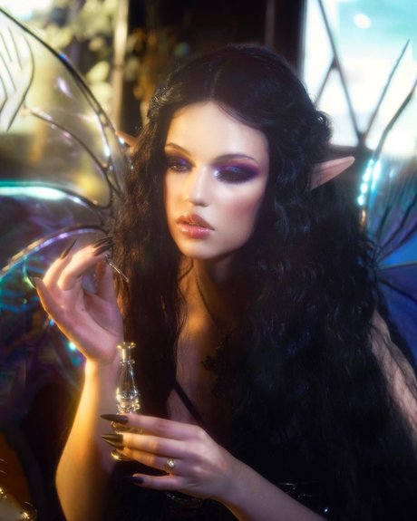 Emma Karla Peet desnudos de estrellas imágenes