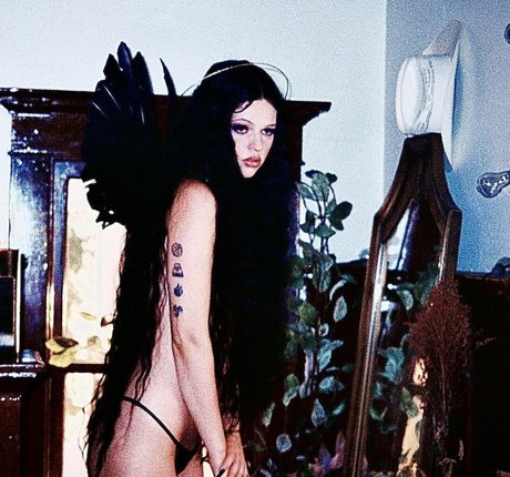 Emma Karla Peet estrella porno de alta calidad galerías