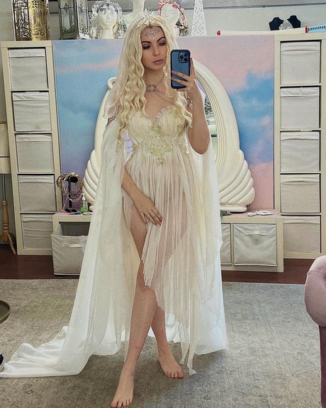 Emma Karla Peet estrella porno adulto imagen