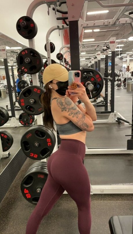 lilravebby modelo desnuda galerías