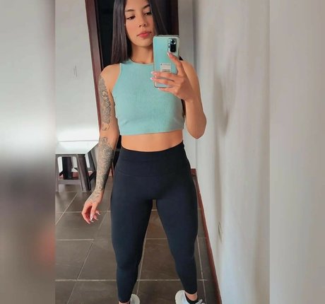 Daniela Morelyscastillo estrella agradable fotos