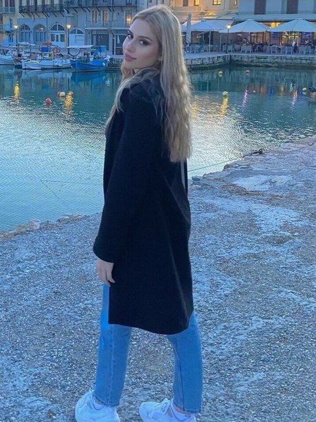 Dimitra Menegatou sexo estrella porno archivo