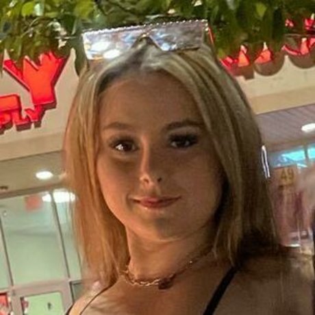 Brooklyn Figley modelo sexual foto